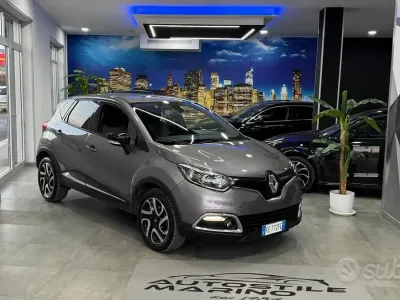 Usata Renault Captur Intens 90 CV (66 kW) 2016 Grigio SUV