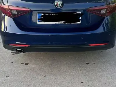 Usata Alfa Romeo Giulia 160 CV (117 kW) 2019 Bluazzurro Berlina