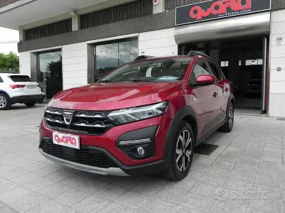 Usata Dacia Sandero Comfort 101 CV (74 kW) 2021 Rosso Berlina