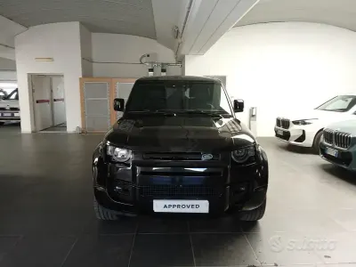 Usata Land Rover Defender 525 CV (386 kW) 2023 SUV
