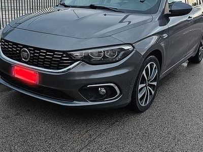 Usata Fiat Tipo Lounge 120 CV (88 kW) 2017 Grigio Berlina