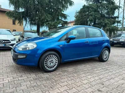 Usata Fiat Punto Evo 69 CV (50 kW) 2011 Bluazzurro Utilitaria