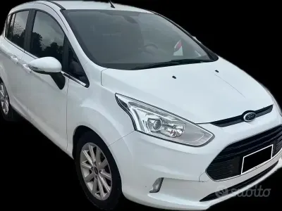 Usado Ford B-MAX Titanium 87 CV (63 kW) 2017 Blanco Monovolumen