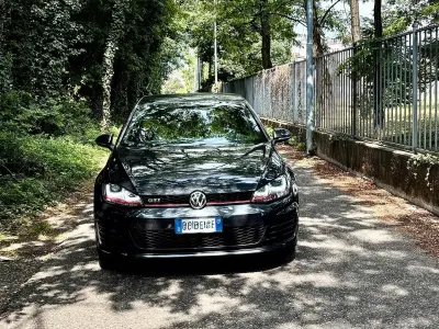 Usata VW Golf VII GTI 220 CV (161 kW) 2017 Grigio Berlina