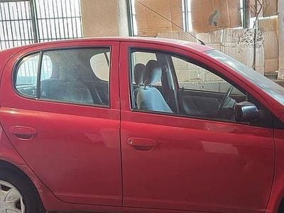 Usata Toyota Yaris 2000 Utilitaria