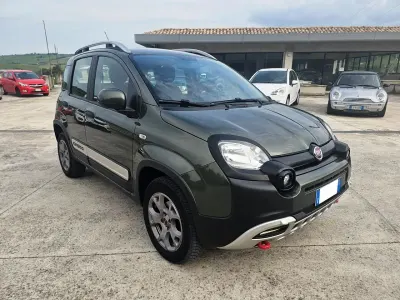 Usata Fiat Panda Cross Cross 95 CV (69 kW) 2018 Verde Utilitaria