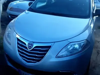Usata Lancia Ypsilon 69 CV (50 kW) 2013 Grigio Utilitaria