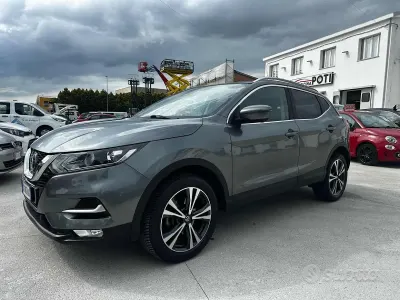 Usado Nissan Qashqai N-Motion 140 HP (102 kW) 2019 Cinzento SUV