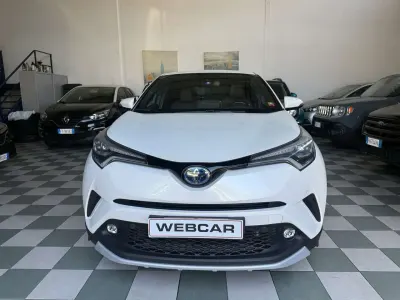 Usata Toyota C-HR Lounge 98 CV (72 kW) 2017 Bianco SUV