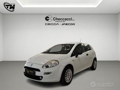 Usata Fiat Punto Lounge 69 CV (50 kW) 2015 Bianco Utilitaria