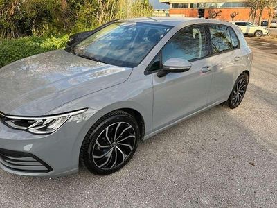 Usata VW Golf VIII Life 110 CV (80 kW) 2023 Grigio Berlina