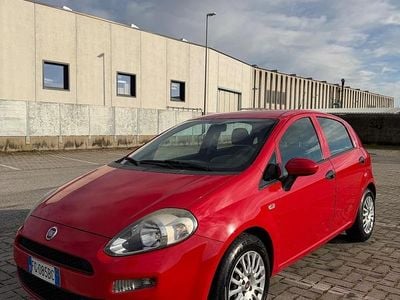 Usata Fiat Punto Lounge 95 CV (69 kW) 2016 Rosso Utilitaria