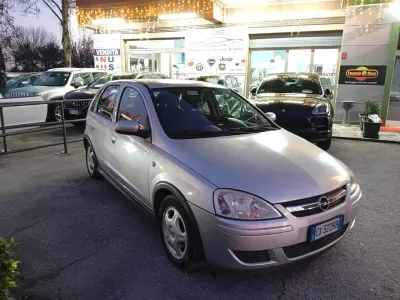 Usata Opel Corsa Enjoy 69 CV (50 kW) 2005 Other Utilitaria