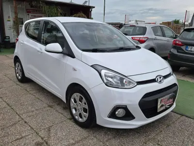 Usata Hyundai i10 Edition 67 CV (49 kW) 2016 Bianco Utilitaria