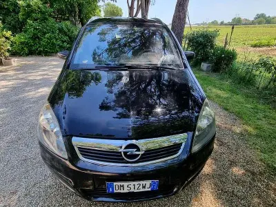 Usata Opel Zafira Comfort 97 CV (71 kW) 2008 Monovolume
