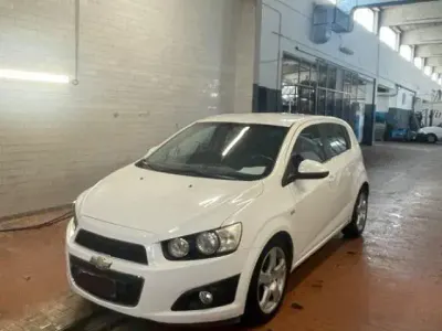 Usata Chevrolet Aveo LTZ 86 CV (63 kW) 2012 Bianco Berlina