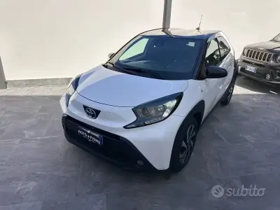 Käytetty Toyota Aygo X Lounge 72 HP (52 kW) 2023 Valkoinen Katumaasturi