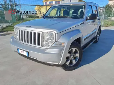 Usata Jeep Cherokee Sport 177 CV (130 kW) 2009 Grigio SUV