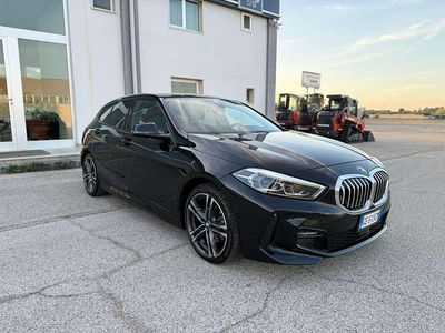 Begagnad BMW 118 M Sport 150 HK (110 kW) 2021 Svart Halvkombi