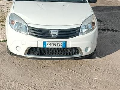 Usata Dacia Sandero Ambiance 74 CV (54 kW) 2012 Bianco Berlina