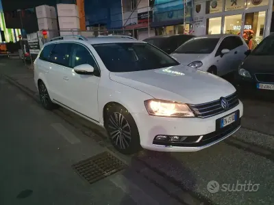 Usata VW Passat 170 CV (125 kW) 2012 Bianco Station wagon