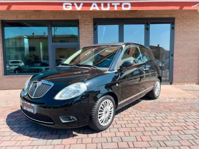 Usata Lancia Ypsilon 60 CV (44 kW) 2008 Nero Utilitaria