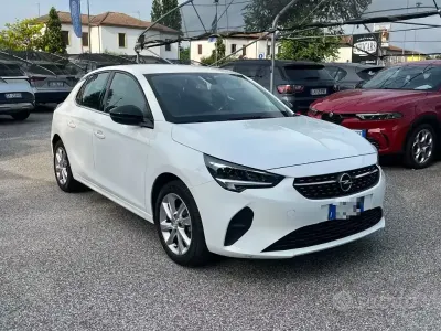 Usata Opel Corsa Elegance 75 CV (55 kW) 2021 Bianco pastello Utilitaria