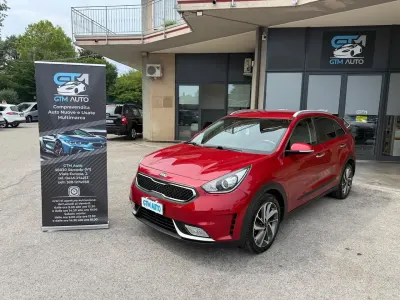 Usata Kia Niro Urban 105 CV (77 kW) 2019 Rosso SUV