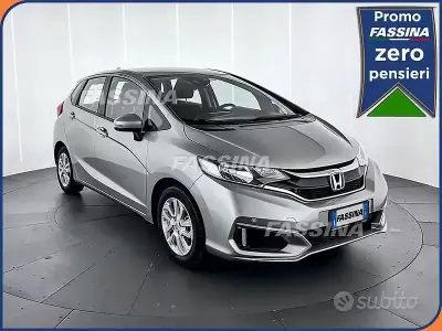 Begagnad Honda Jazz Comfort 102 HK (75 kW) 2019 Grå Halvkombi