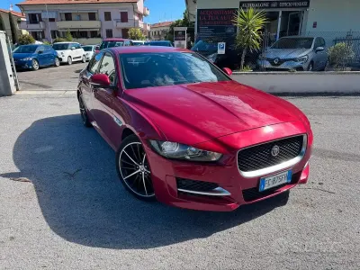 Usata Jaguar XE R-Sport 179 CV (131 kW) 2016 Rosso Berlina