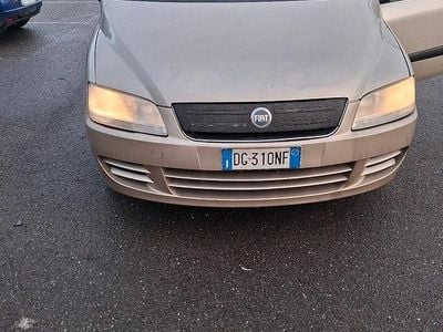 Usata Fiat Multipla 120 CV (88 kW) 2006 Grigio Monovolume