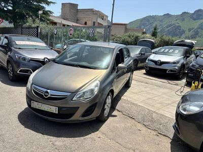 Usata Opel Corsa Edition 75 CV (55 kW) 2013 Grigio Berlina