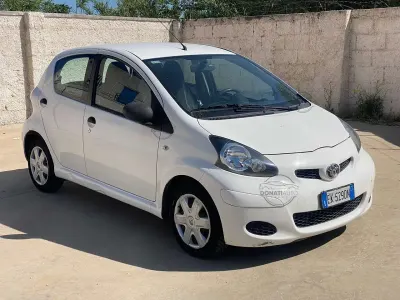 Usata Toyota Aygo 68 CV (50 kW) 2011 Bianco Utilitaria