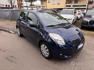 Usata Toyota Yaris 90 CV (66 kW) 2008 Blu Utilitaria