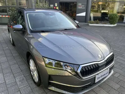 Usata Skoda Octavia Executive 150 CV (110 kW) 2024 Grigio grafite Station wagon
