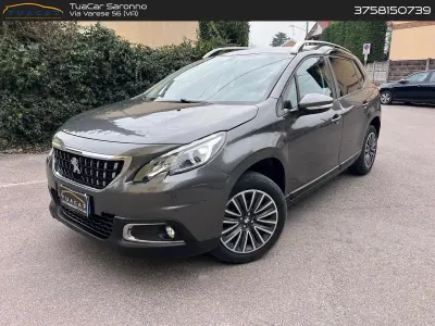 Käytetty Peugeot 2008 Active 82 HP (60 kW) 2019 Harmaa Katumaasturi