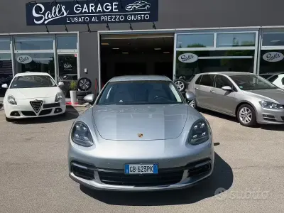 Usata Porsche Panamera Executive 330 CV (242 kW) 2020 Grigio Berlina