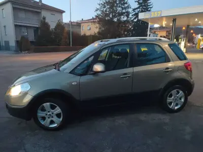 Usata Fiat Sedici Emotion 107 CV (78 kW) 2006 Bronzo SUV