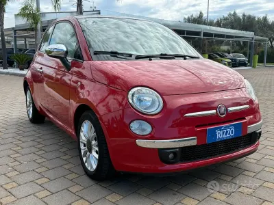 Begagnad Fiat 500 Lounge 69 HK (50 kW) 2014 Röd Sedan