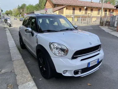 Usata Mini Cooper SD Countryman Business 143 CV (105 kW) 2016 Bianco SUV