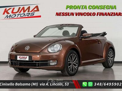 Usata VW Beetle Cabriolet Allstar 105 CV (77 kW) 2016 Dark bronze met. cod. "b8q" Cabrio