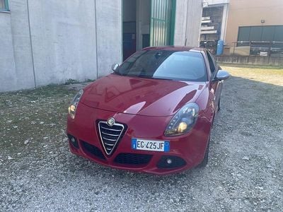 Usata Alfa Romeo Giulietta Distinctive 140 CV (102 kW) 2011 Rosso Utilitaria