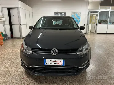 Begagnad VW Polo Comfortline 90 HK (66 kW) 2017 Grå Sedan
