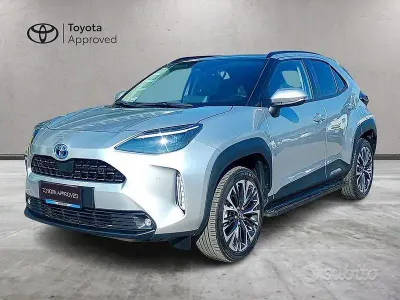 Usata Toyota Yaris Cross Lounge 116 CV (85 kW) 2023 Grigio SUV