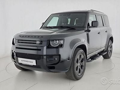 Usata Land Rover Defender SE Dynamic 200 CV (147 kW) 2024 Grigio SUV