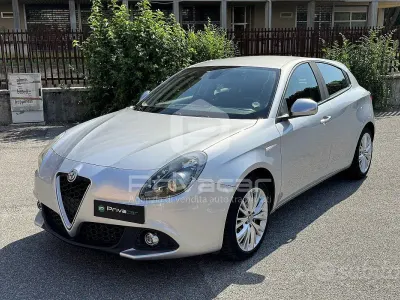Usata Alfa Romeo Giulietta Super 120 CV (88 kW) 2017 Grigio Utilitaria