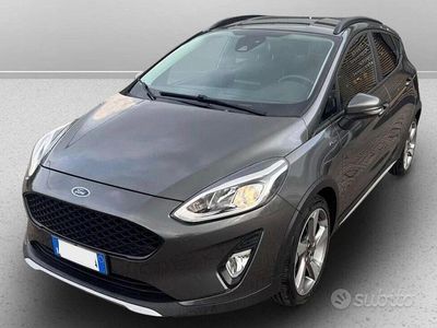 Usata Ford Fiesta Titanium 85 CV (62 kW) 2018 Grigio Utilitaria