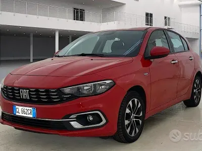 Usata Fiat Tipo Life 131 CV (96 kW) 2022 Rosso metallizzato Berlina