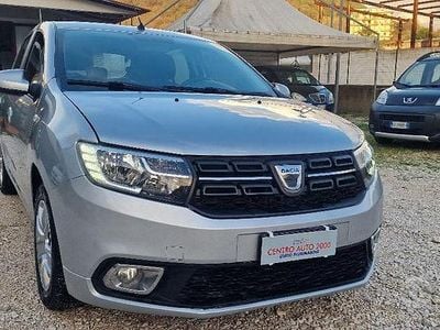 Usata Dacia Sandero Comfort 75 CV (55 kW) 2020 Argento Berlina