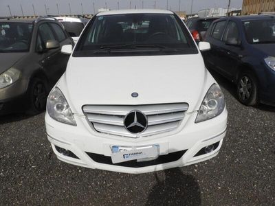 Mercedes B200